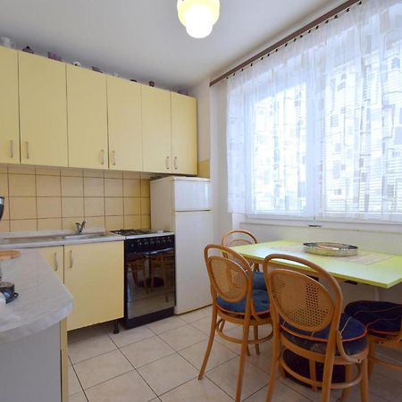 Apartment Angela Малинска Экстерьер фото