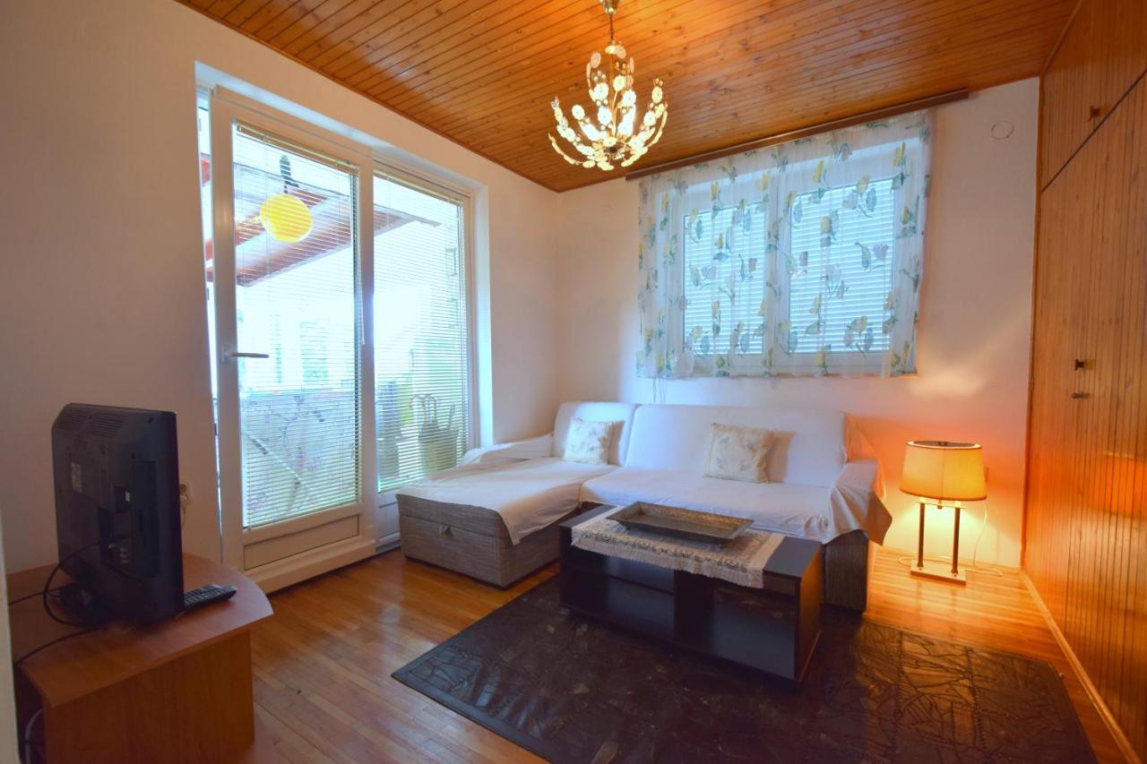Apartment Angela Малинска Экстерьер фото