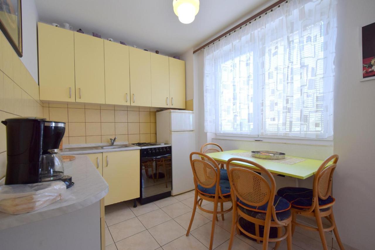 Apartment Angela Малинска Экстерьер фото