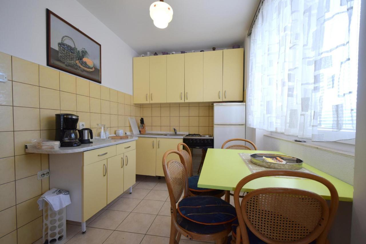 Apartment Angela Малинска Экстерьер фото