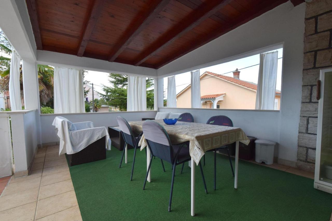 Apartment Angela Малинска Экстерьер фото